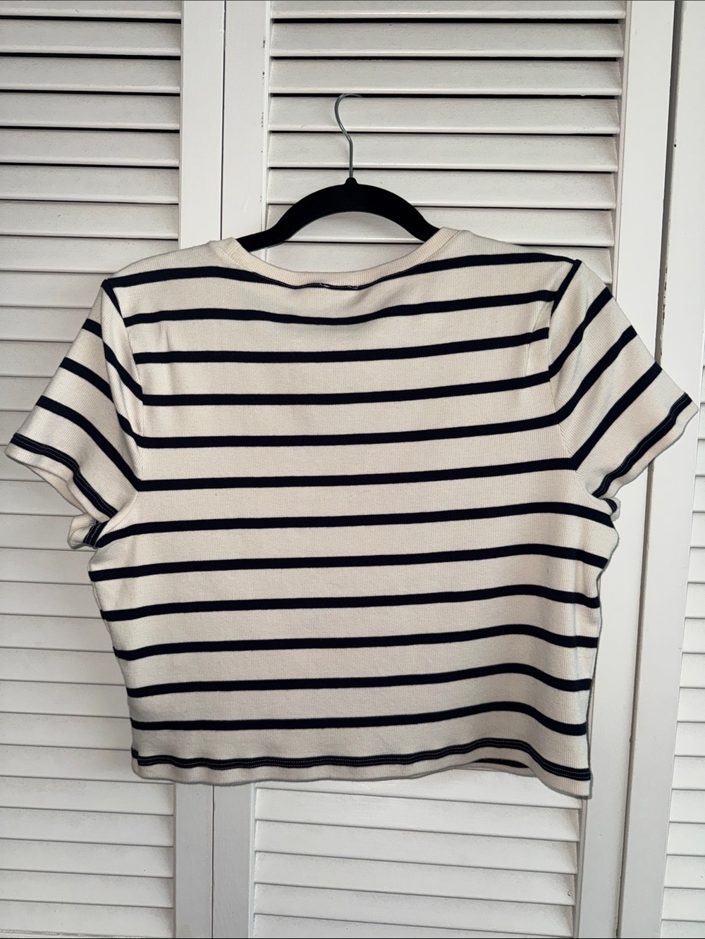 Express Cream and Navy Striped Crop Tee - Picture 3 of 5